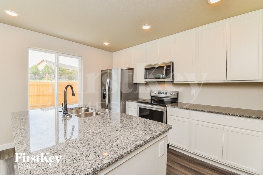 Building Photo - 10081 Luneth Dr