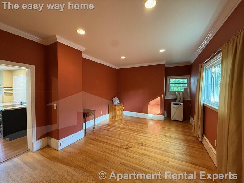 Building Photo - 11 Beech St