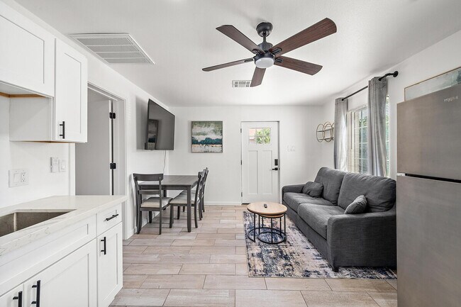 Building Photo - 2228 W Georgia Ave