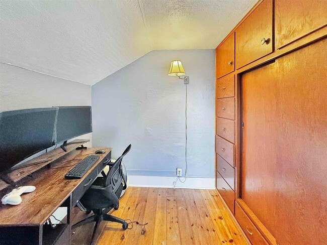 Building Photo - 1612 Mary St