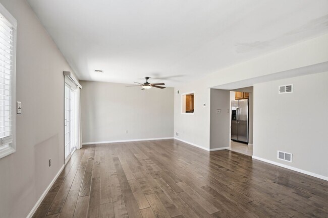 Building Photo - 106 Spring Ridge Ct