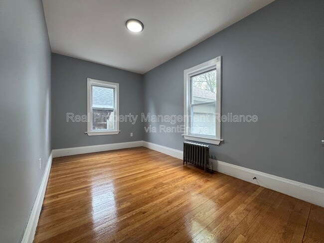 Building Photo - 56 Coolidge St