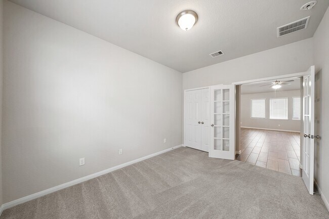 Building Photo - 6010 Kolle Dr