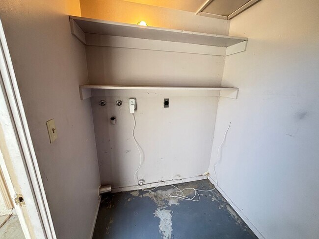 Building Photo - Condo