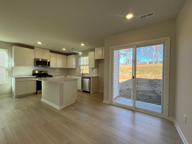 Building Photo - Brand New 3/2.5 Townhome Available In Reidville - Ready To Move In!