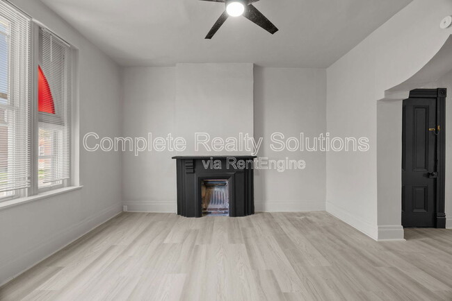 Building Photo - 4038 California Ave