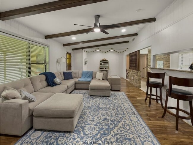 Building Photo - 2525 Willow Bend Dr