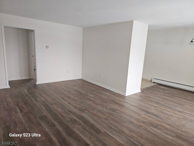 Building Photo - 156 US-46