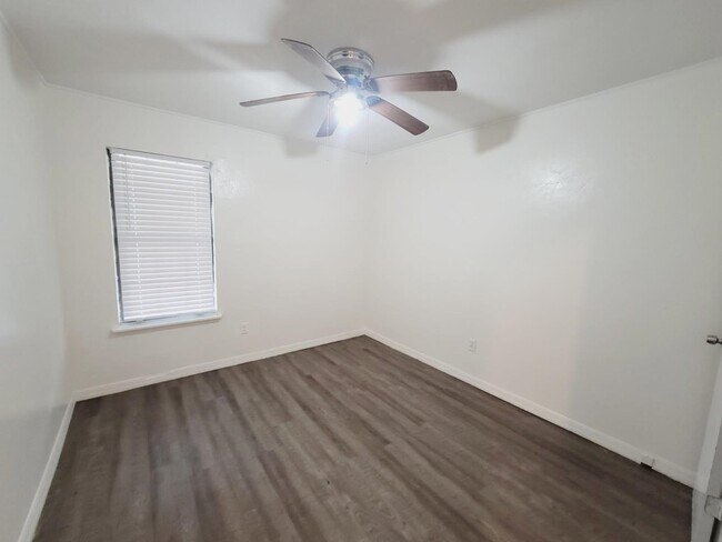 Building Photo - 3209 Hester Dr