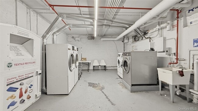 Building Photo - 4489 Broadway