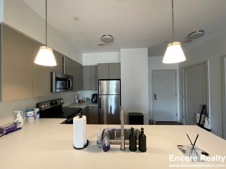 Building Photo - 455 Harvard St