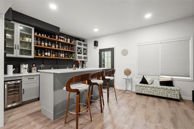 Building Photo - 4020 Walnut Creek Trail