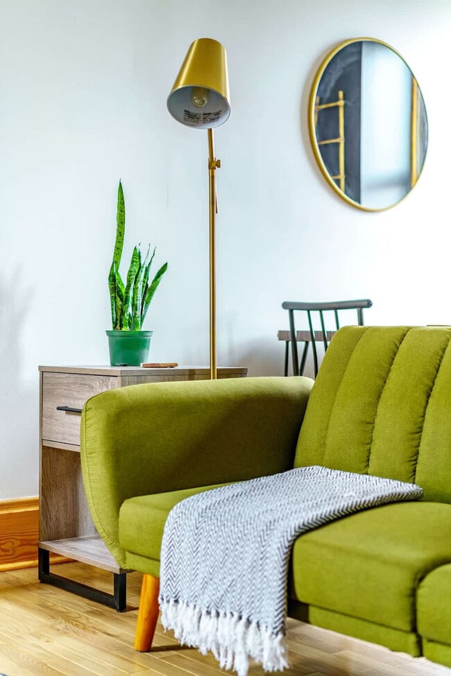 Building Photo - 1180 N High St