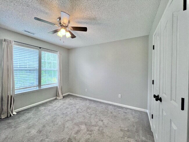 Building Photo - OPEN and SPACIOUS!