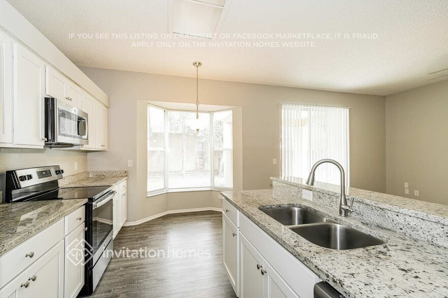 Building Photo - 22521 Laureldale Dr