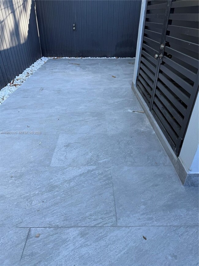 Building Photo - 423 NW 32nd Pl