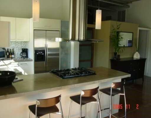 Building Photo - 425 N Andrews Ave