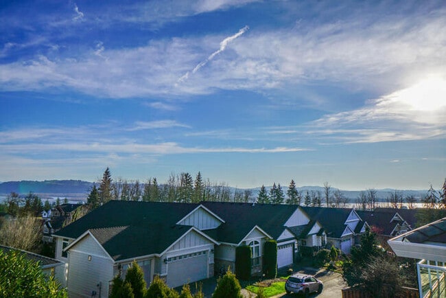 Building Photo - BEAUTIFUL VIEWS of MT. HOOD