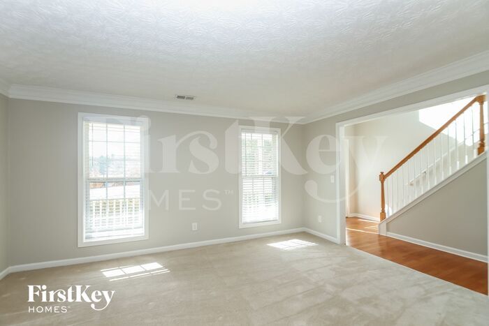 Building Photo - 304 Hickory Creek Ln