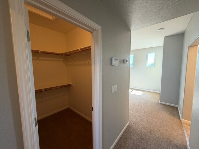 Building Photo - 10847 Wraysbury Way