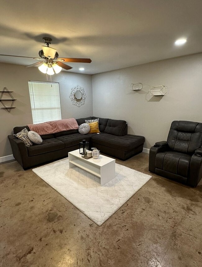 Building Photo - Cute and Cozy 1 Bedroom 1 Bath House