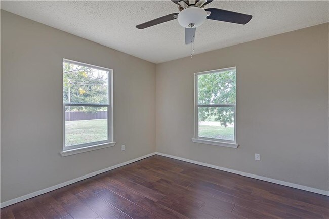 Building Photo - 5753 Blackburn Dr