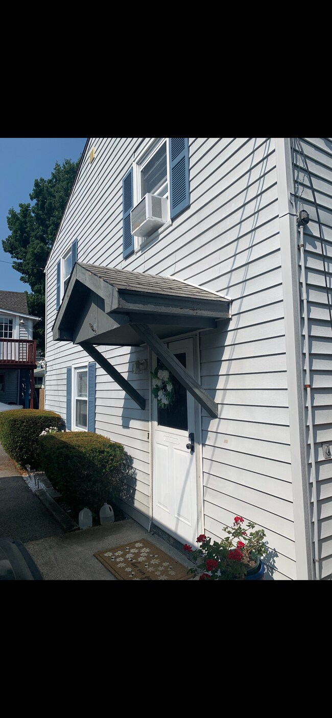 Building Photo - 149 New Haven Ave