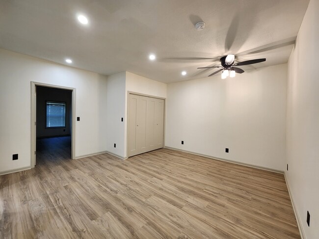 Building Photo - 3505 Fairview St SW