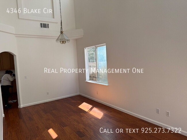 Building Photo - 4346 Blake Cir