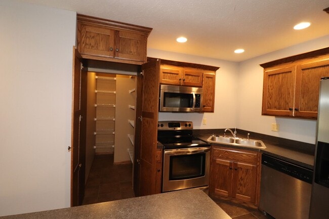 Building Photo - Country House for rent