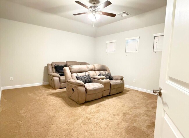 Building Photo - 244 Upland Dr