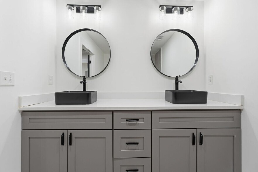 Building Photo - 167 Rockmart Dr SW