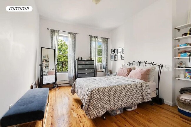 Building Photo - 244 President St