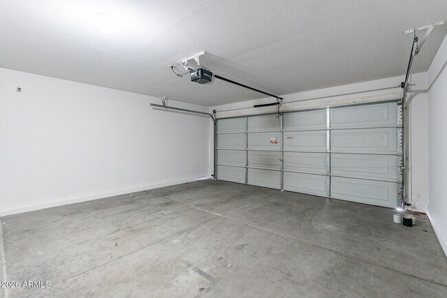 Building Photo - 24866 W Huntington Dr