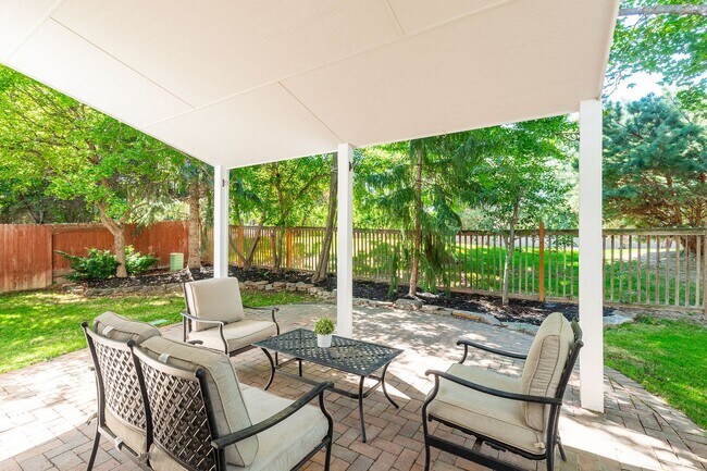 Building Photo - 3 Bed 2.5 Bath In The Heart Of Eagle