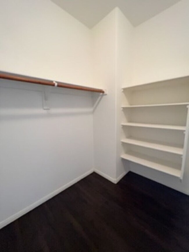 Building Photo - SOUTHERN HIGHLANDS BEAUTY!