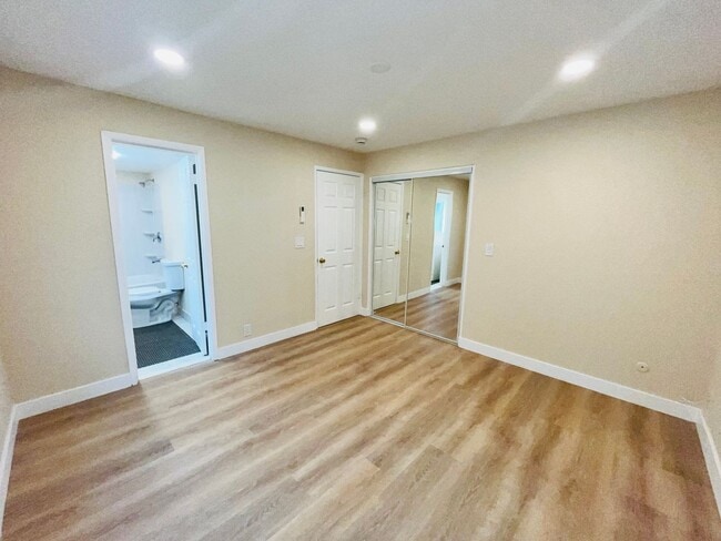 Building Photo - Remodeled 3 bedroom 2 Bath house