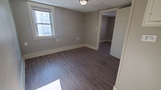 Building Photo - 23 Mechanic St