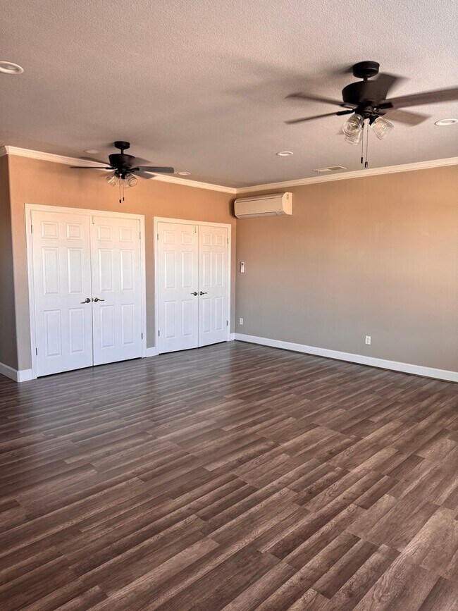 Building Photo - Beautiful single family home