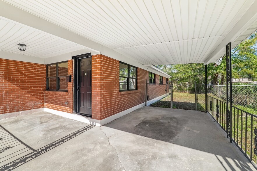 Building Photo - 1951 W 19th St