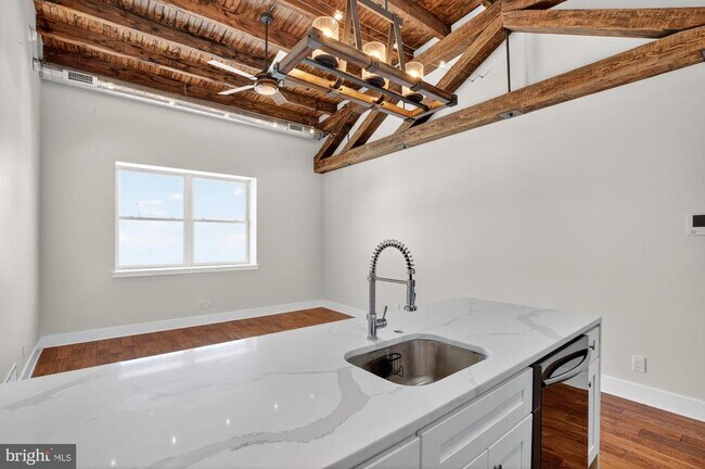 Building Photo - 1420 E Susquehanna Ave