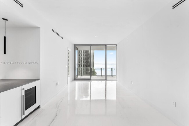 Building Photo - 300 Biscayne Blvd Way