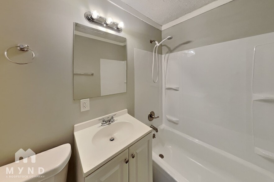 Building Photo - 4484 Bonnie Glen Ct
