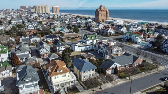 Building Photo - 17 S Derby Ave