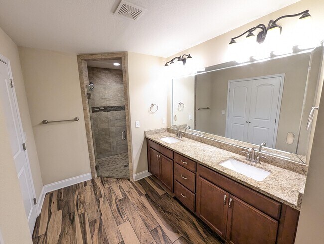 Building Photo - 2216 Chapparel St