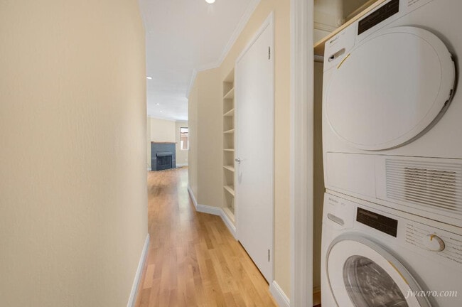 Building Photo - 383 Lombard St