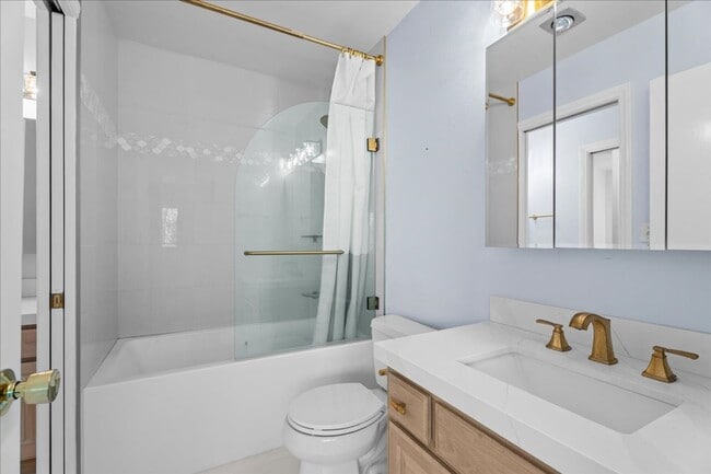 Building Photo - Updated Porter Ranch Townhome with Scenic ...