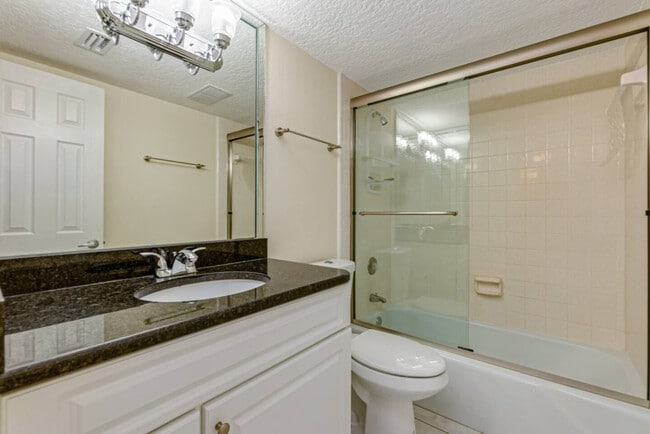 Building Photo - 555 Fillmore Ave