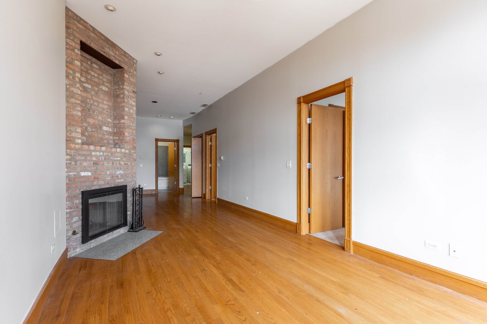 Building Photo - 1162 W Grand Ave