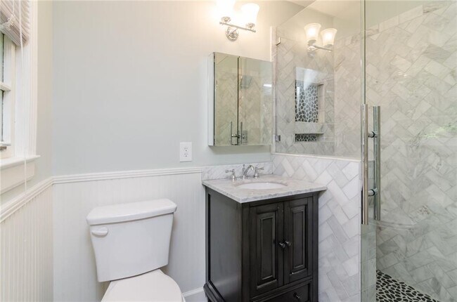 Building Photo - 6670 Castleton Dr NW